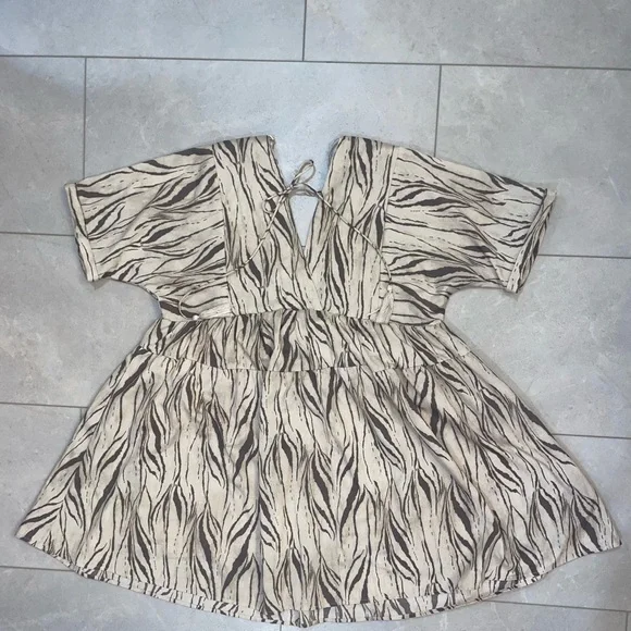 Zebra Print Babydoll Dress - Picture 5 of 6